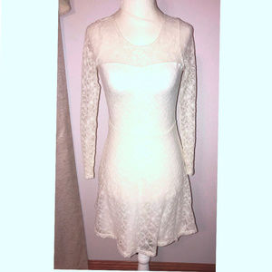 Abercrombie White Lace Dress (Size 12) LIKE NEW!